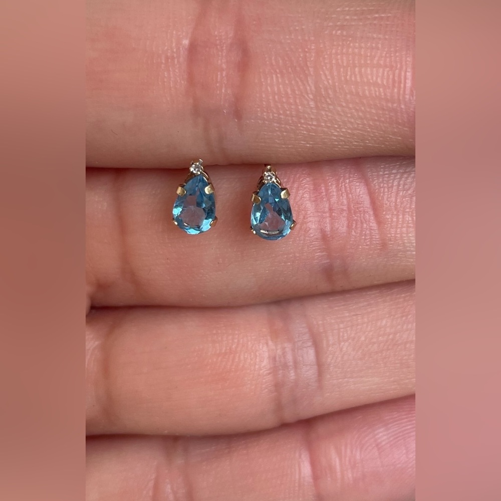 10k gold blue topaz earrings